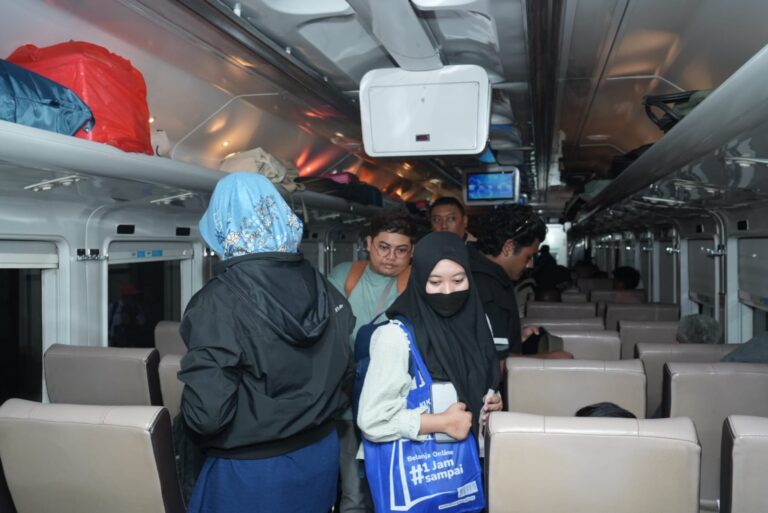 40.678-Tempat-Duduk-Tersedia-1-1