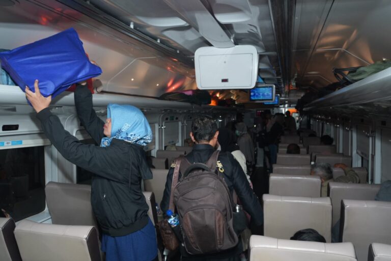 40.678-Tempat-Duduk-Tersedia-2-3
